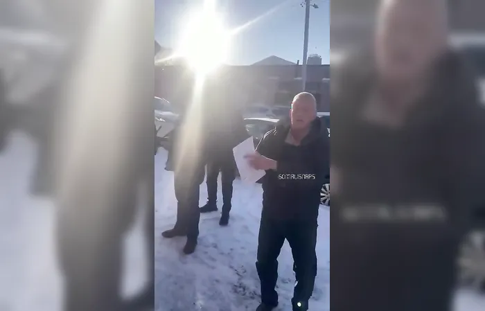 Mob of thugs surround journalist who exposed crimes in Minnesota