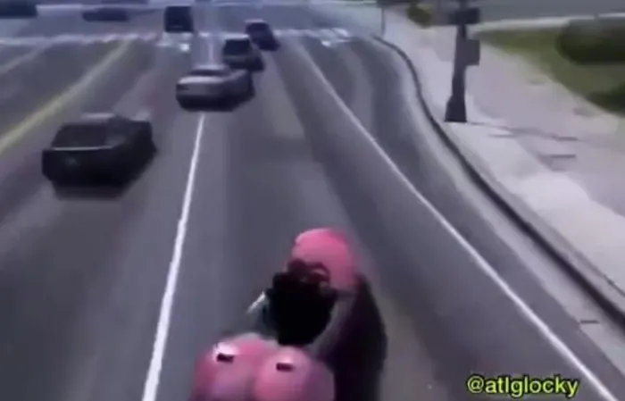 ???????????????????????????????????????? - @apex_headbanger @phorsounds Monxx fans driving home from his 30th no...