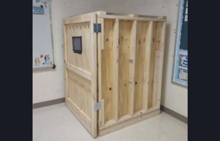 Parents furious after NY students were put in a PUNISHMENT BOX