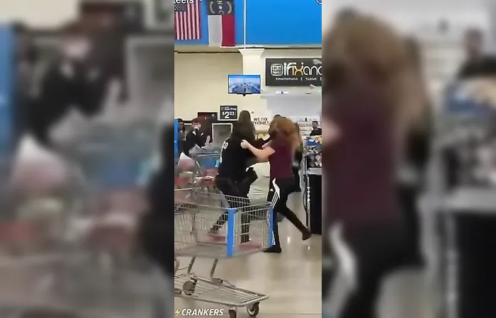 2 fat welfare queens get beat up in Walmart