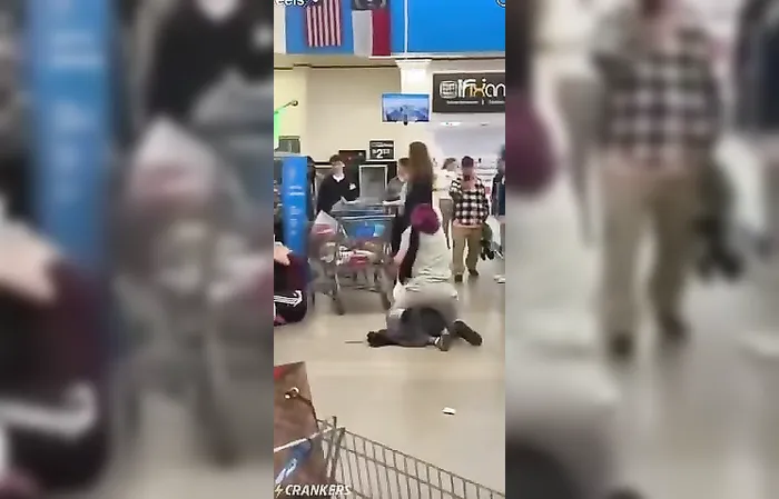 2 fat welfare queens get beat up in Walmart