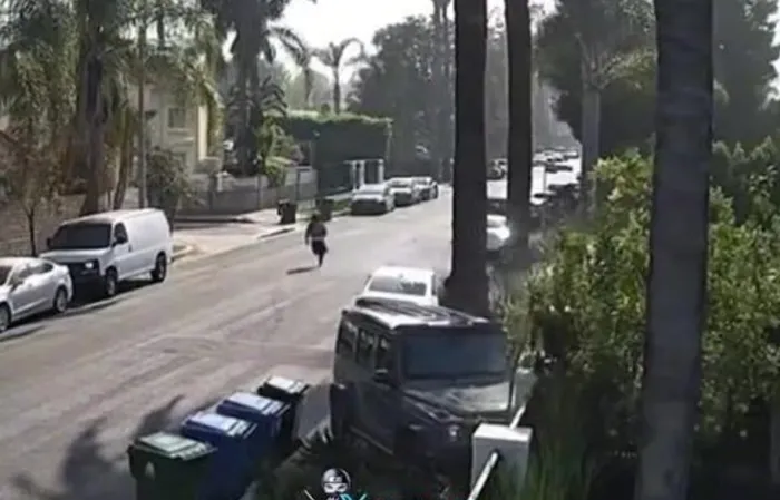 Angry mother SLAMS CAR into thieves who tried robbing her house