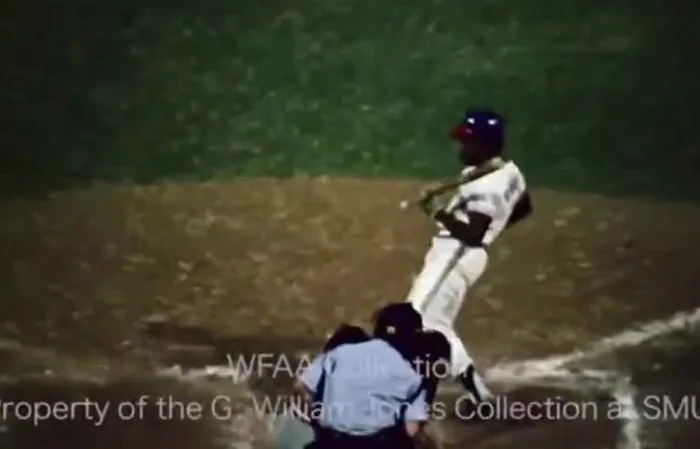BaseballHistoryNut - After being thrown at, Lenny Randle drops the perfect bunt so he can ...