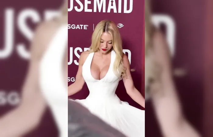 Sydney Sweeney at the "The Housemaid" premiere in LA