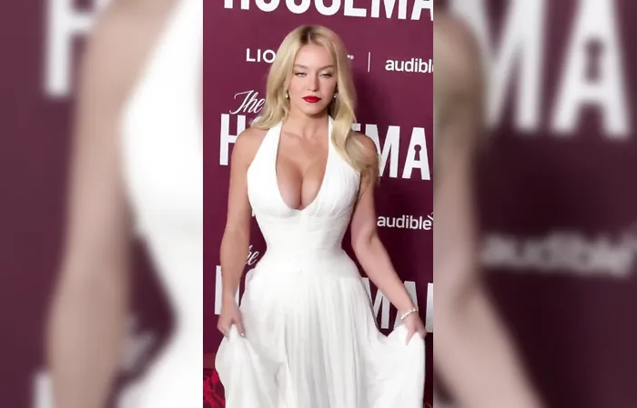Sydney Sweeney at the "The Housemaid" premiere in LA