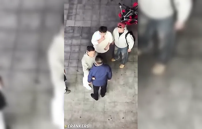 Crazy Clips - Due to strict rules in China you cant fight so people resort to this ????