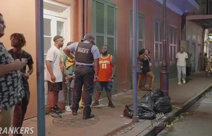 TX Street Fights - Fight breaks out Bourbon Street New Orleans LA #fight #brawl #police