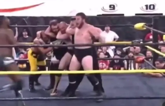 tribal chief ☝???????? - If wrestling is fake, then explain this ????