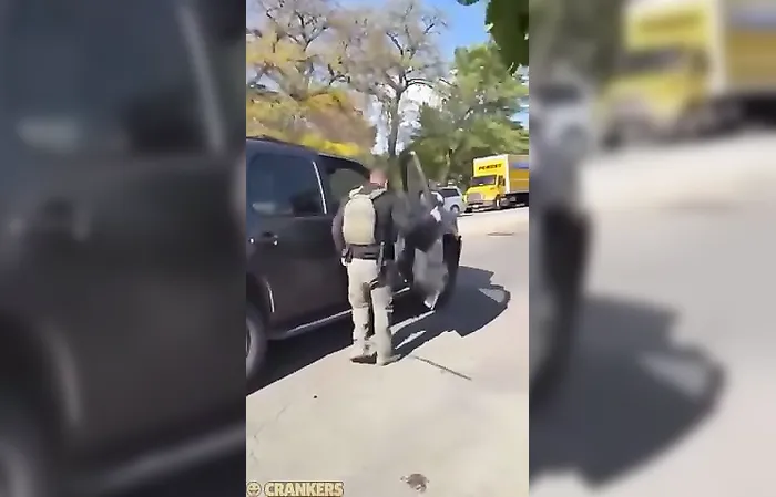 ICE agents respond to pushback from random strangers interfering