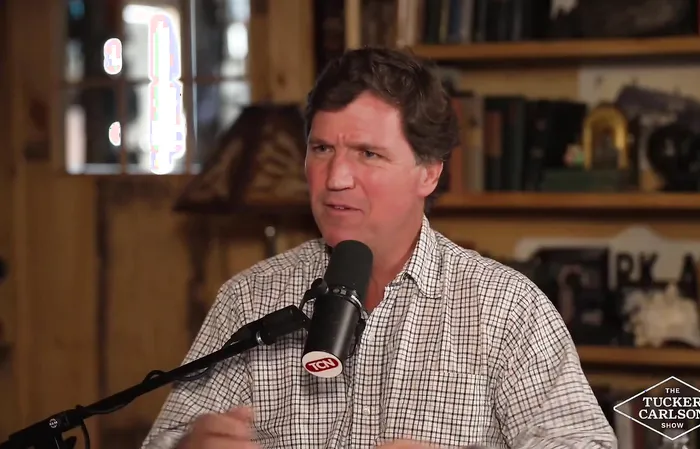 Tucker and guest to each other: “I thought you were a fed!