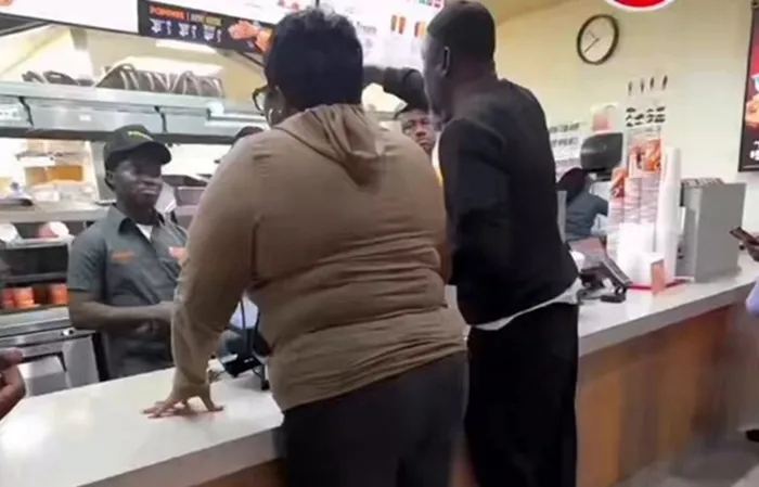 Woman loses it at Popeye’s chicken, throws massive tantrum