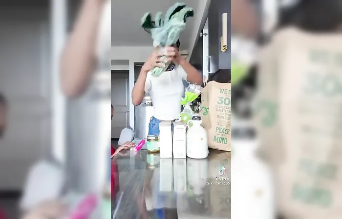 Woman demands "Mr. Trump" release the food stamps