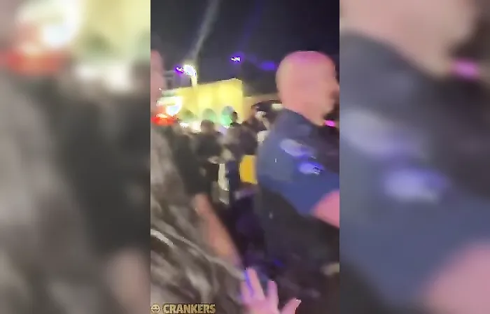 Texas policeman knocks out a illegal immigrant harassing officers