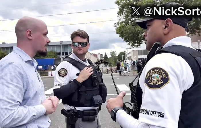 Portland Police accused of doing NOTHING to help ICE control Antifa