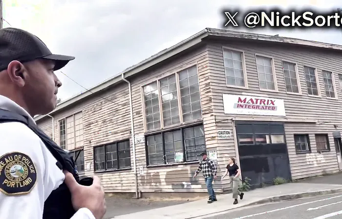Portland Police accused of doing NOTHING to help ICE control Antifa