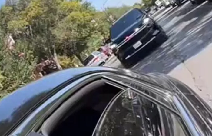 Chicago Woman records herself running red lights to escape an ICE vehicle