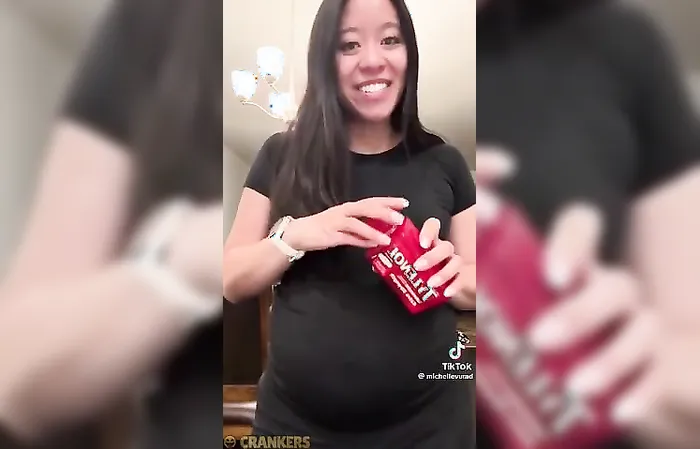 Pregnant TikTok libs popping Tylenol to push back on Trump