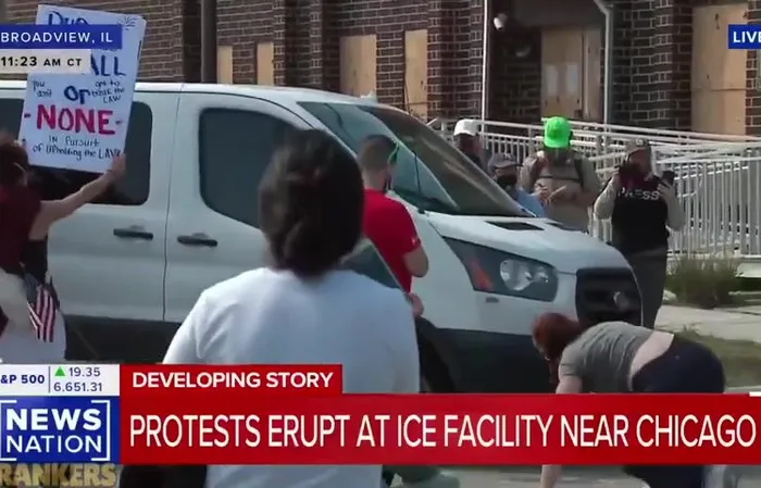 Leftists slash ICE tires during clash in Chicago