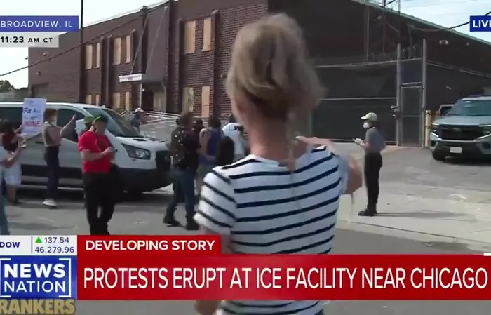 Leftists slash ICE tires during clash in Chicago