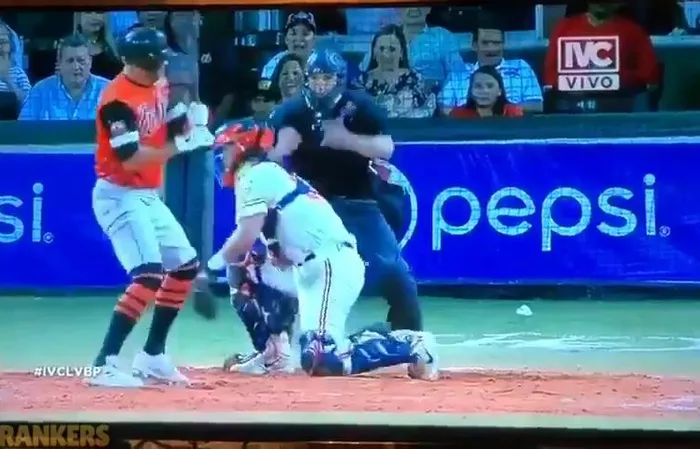 Now THAT is a baseBRAWL