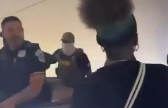 Federal agents are ROASTING leftists who are harassing cops on the streets of DC