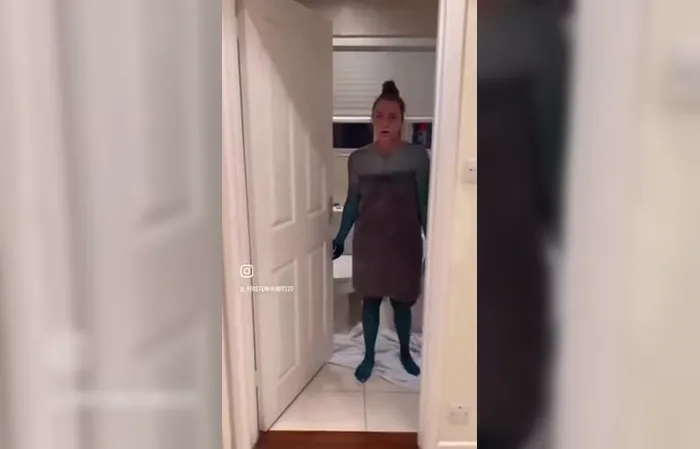 Dude turns his girlfriend completely blue (very bad idea)