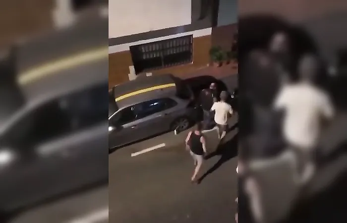 Spanish people destroy aggressive migrant ruining their neighborhood