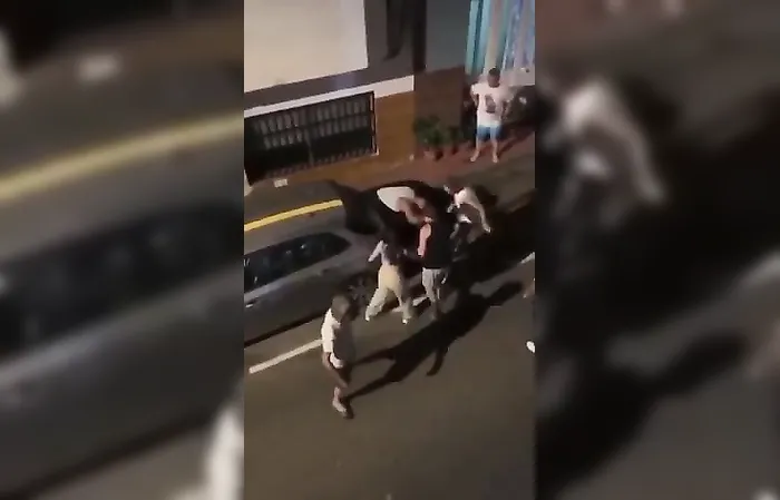 Spanish people destroy aggressive migrant ruining their neighborhood