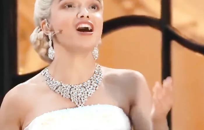 Rachel Zegler performs in public after Snow White disaster