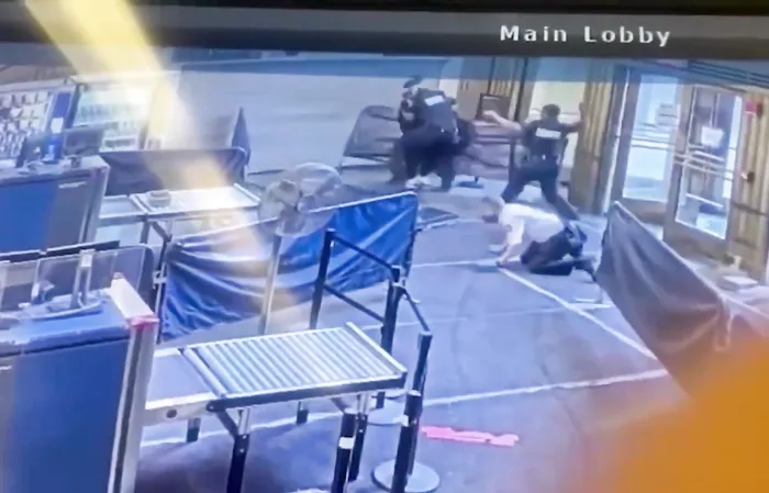 NY man with 18 prior arrests has now slashed two officers in a courthouse