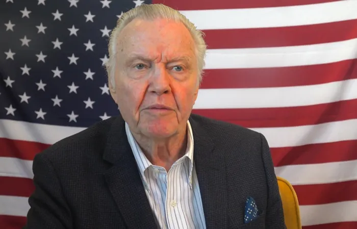 Jon Voight delivers message "To the Governor"