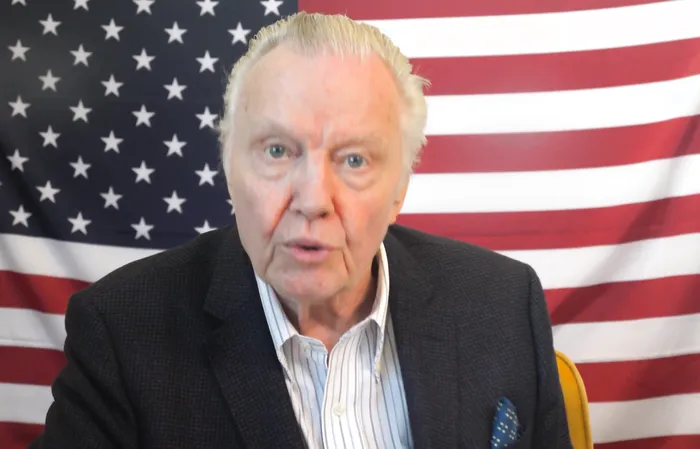 Jon Voight delivers message "To the Governor"