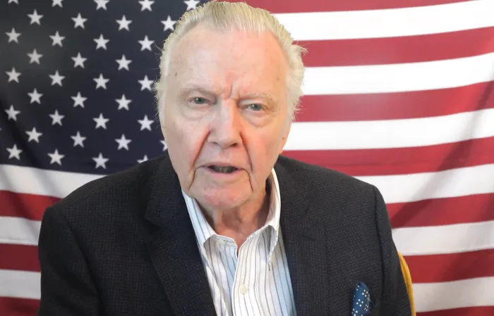 Jon Voight delivers message "To the Governor"