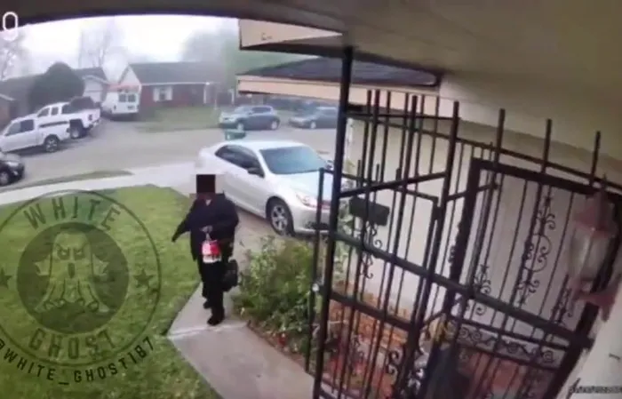 Grandma gets robbed in the hood