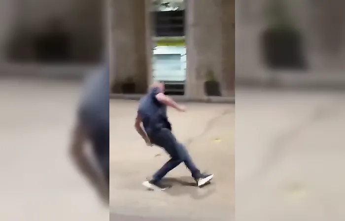 THE SOUND OF THE SLAP