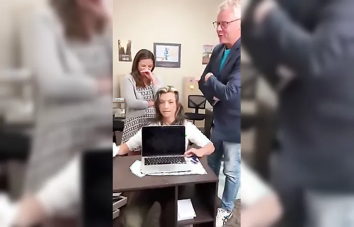 Woman ruins a MacBook by dipping it in water for a vinyl skin