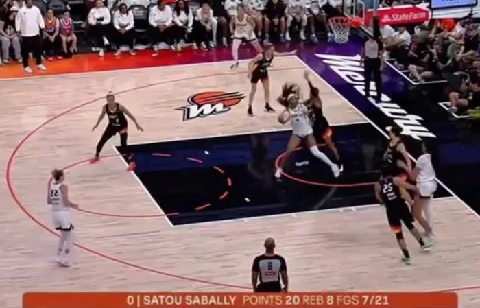 Angel Reese has lots of "ME-BOUNDS" because she can't make layups