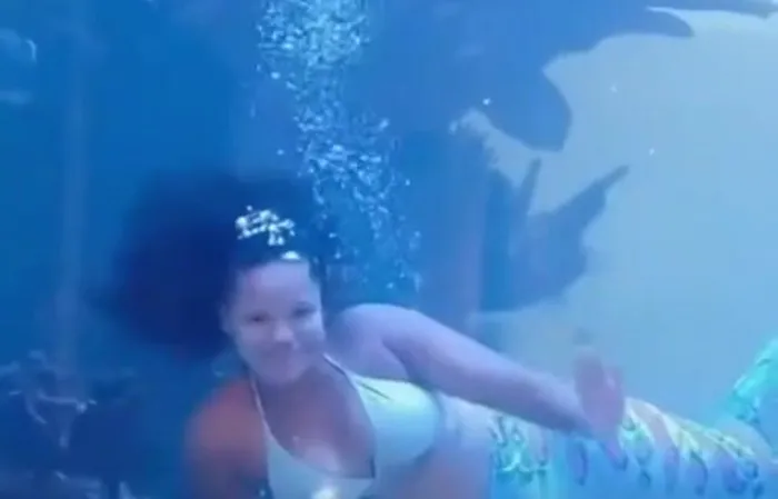 Mermaid nearly drowns, rips off her suit