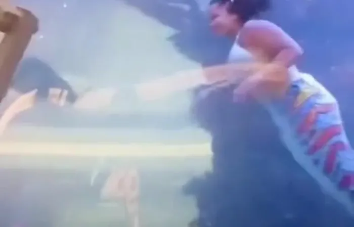 Mermaid nearly drowns, rips off her suit