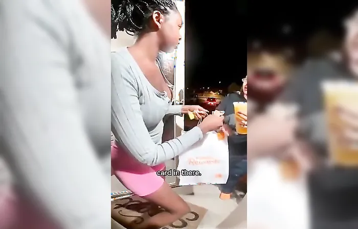 Delivery driver left nasty note, didn't realize woman was going to tip in cash