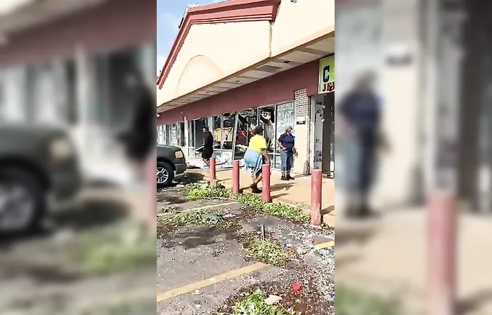 Thieves loot a jewelry store after tornado rips through town
