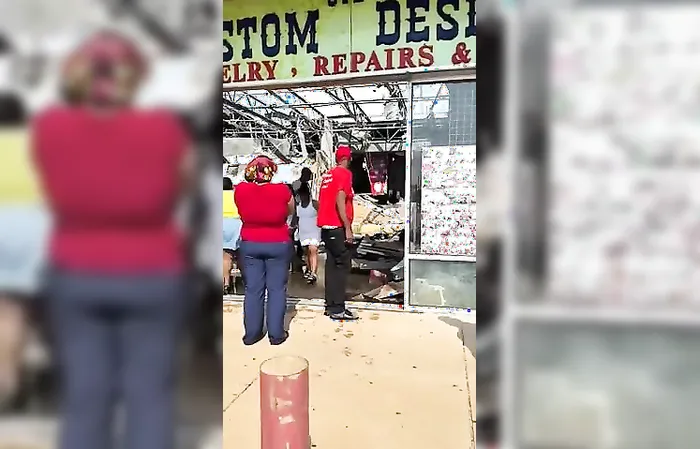 Thieves loot a jewelry store after tornado rips through town