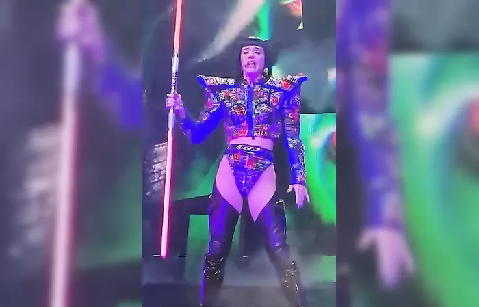 Katy Perry mocked for terrible performance