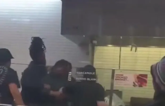 Woman makes her own meal when Chipotle staff gives her tiny portions