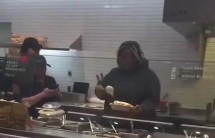 Woman makes her own meal when Chipotle staff gives her tiny portions