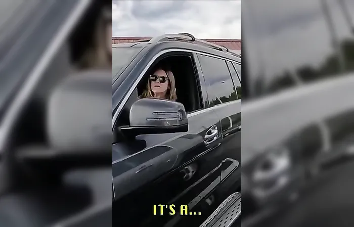 Man confronts people who won't return shopping carts