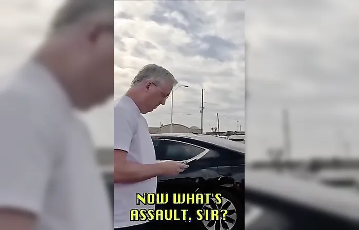 Man confronts people who won't return shopping carts