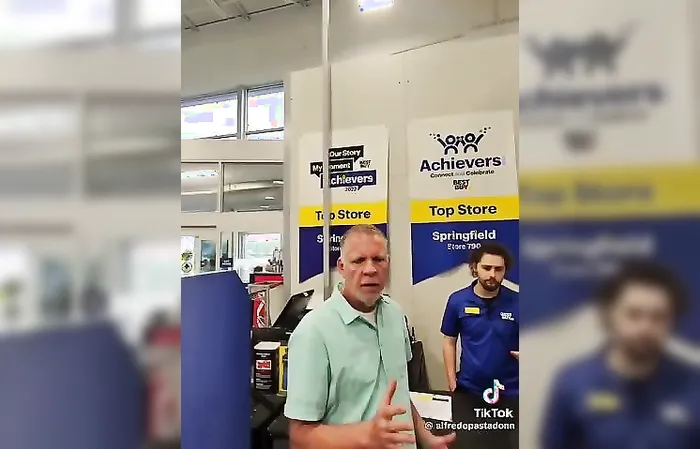 Playing Apple Pay sounds as a prank