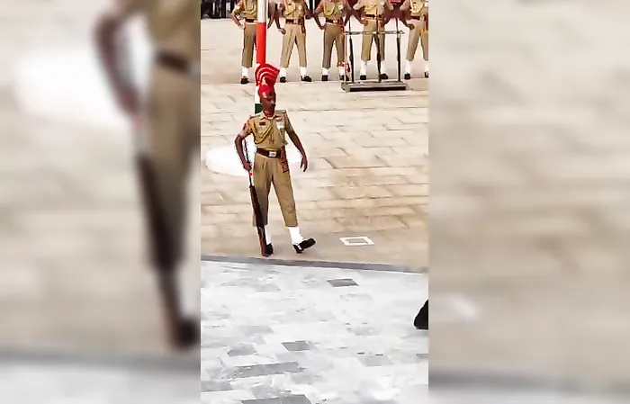 Sh*t’s poppin’ off on the India/Pakistan border!