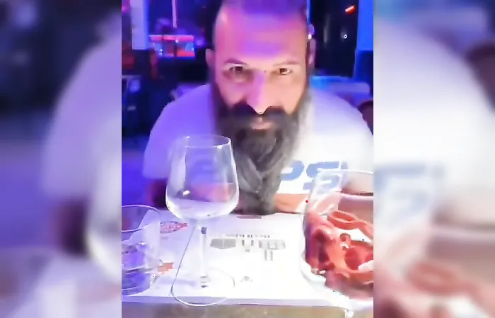 Only one of them was left speechless on date night